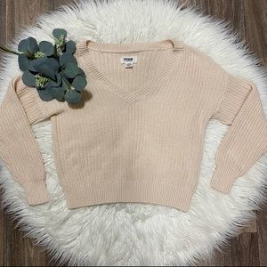 Cozy cream sweater 💕